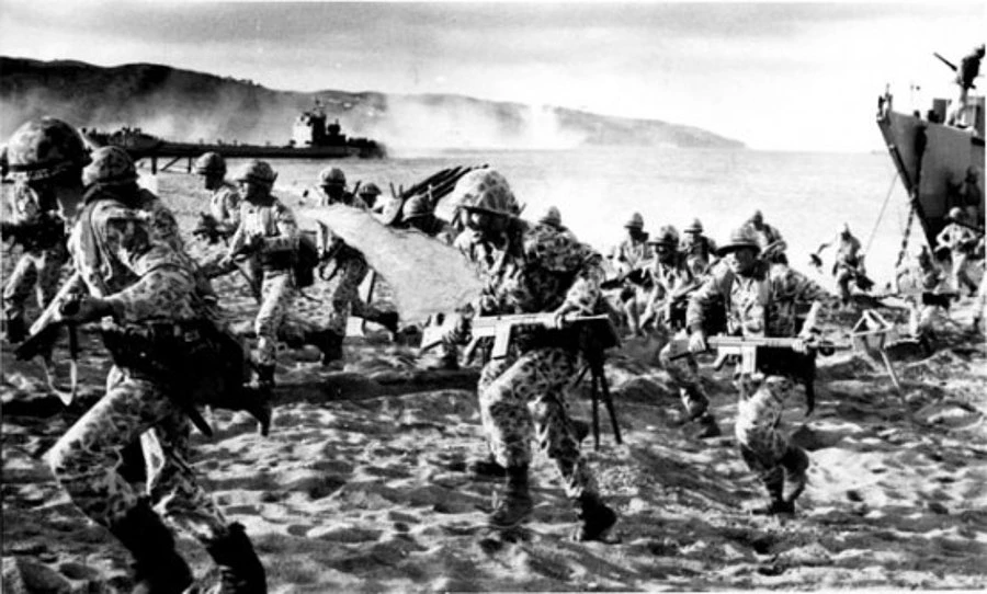 dış mekan, kişi, şahıs, şiddet, grup içeren bir resim

Yapay zeka tarafından oluşturulmuş içerik yanlış olabilir.