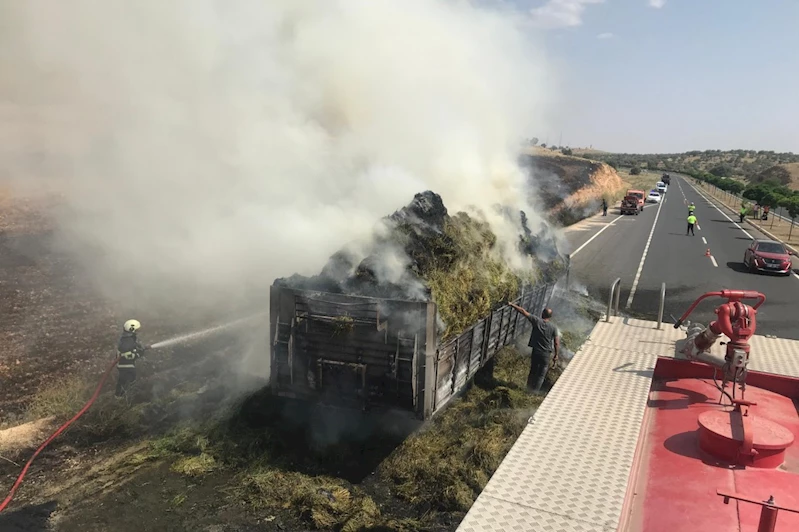 Mardin’de saman yüklü tır