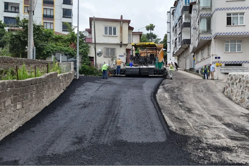 Ordu Ünye’nin ulaşımına sıcak asfalt dokunuşu