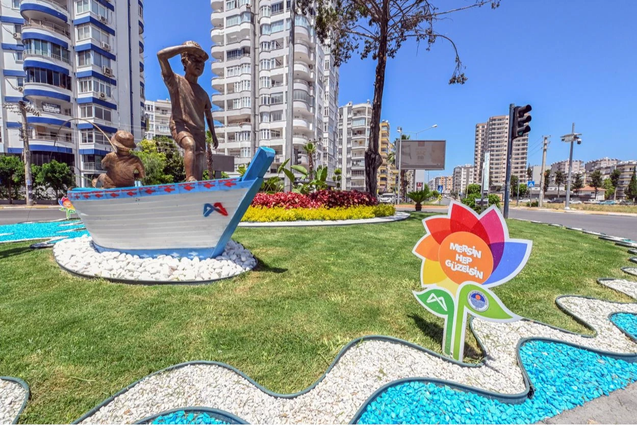 Mersin’de kent estetiğine yaz dokunuşu