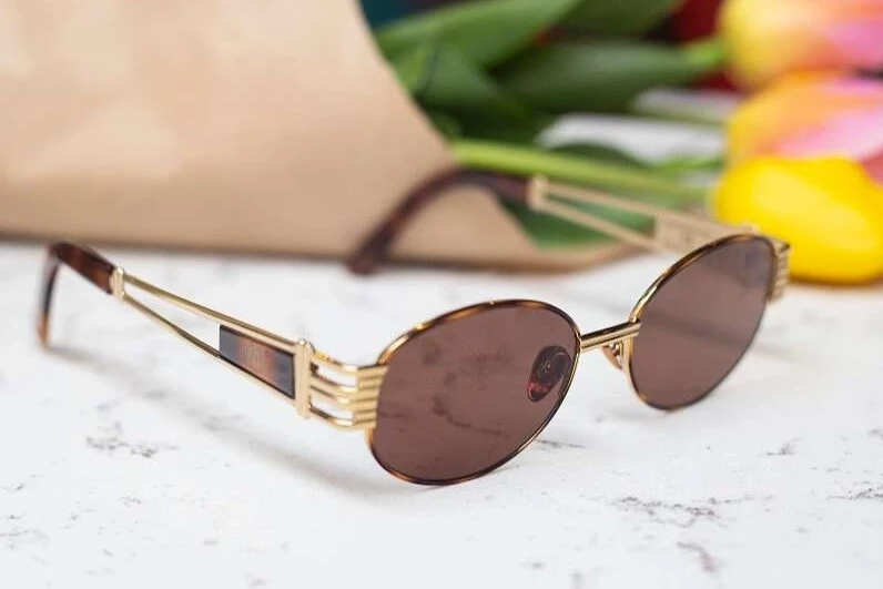 Güneş gözlüğü seçimi hayati önem taşıyor