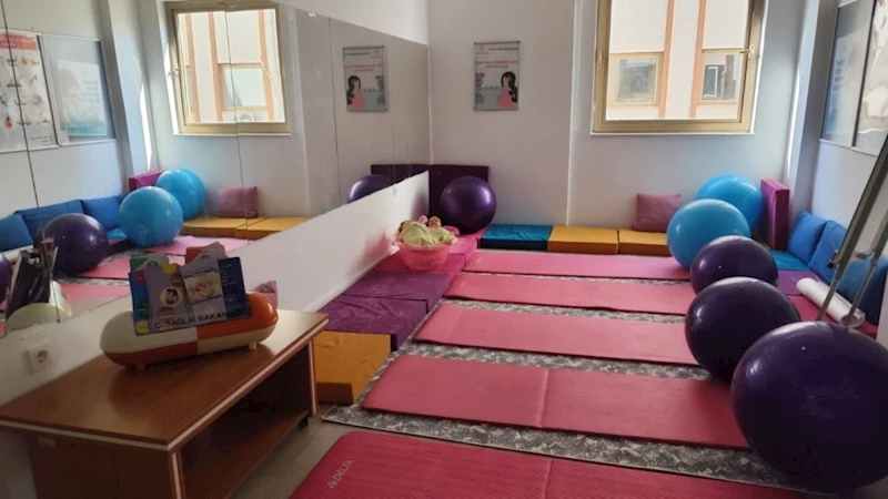 Kahta Devlet Hastanesi’nde gebe okulu açıldı 